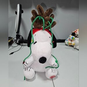Peanuts SNOOPY Christmas Plush Reindeer Musical Dancing Motion Lights Up 10.5"
